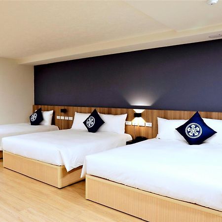 Holo Hotel Тайнань Екстер'єр фото