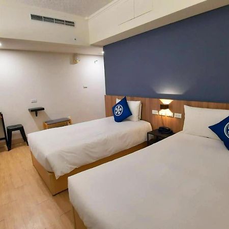 Holo Hotel Тайнань Екстер'єр фото