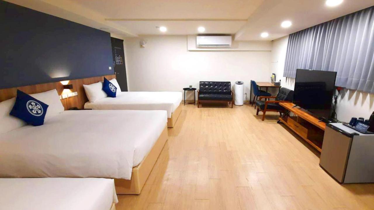 Holo Hotel Тайнань Екстер'єр фото