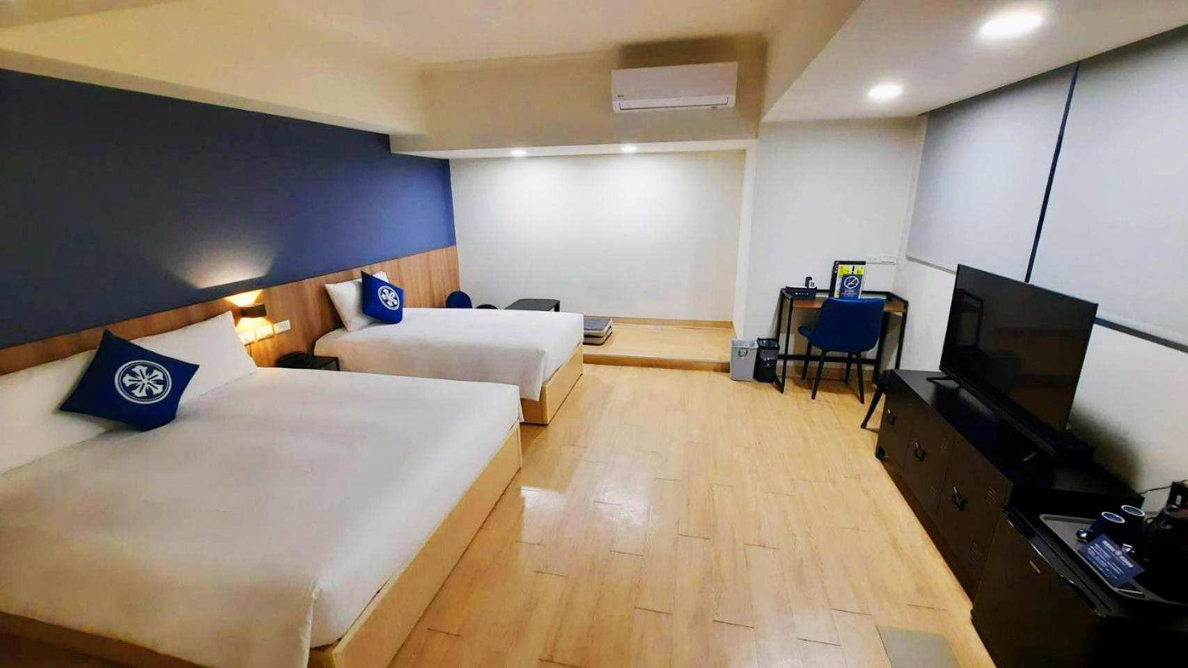 Holo Hotel Тайнань Екстер'єр фото